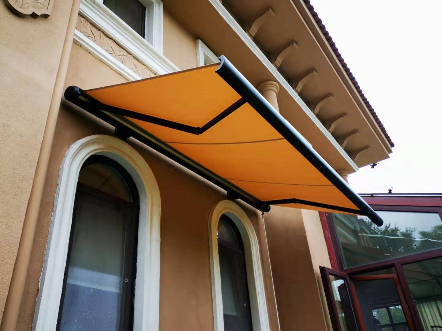 伸縮遮雨棚-宜蘭遮陽網帆布、電動伸縮帆布、窗簾遮雨棚、瑞泰工業免費估價